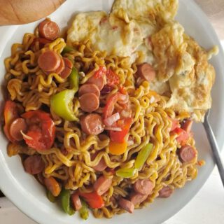 Indomie with fried egg